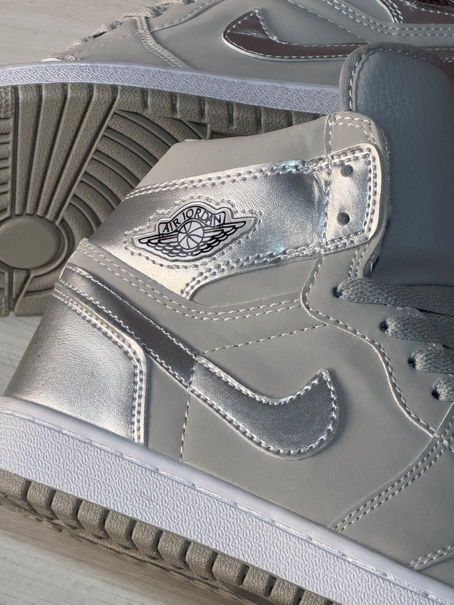 Nike Jordan Retro 1 Mid