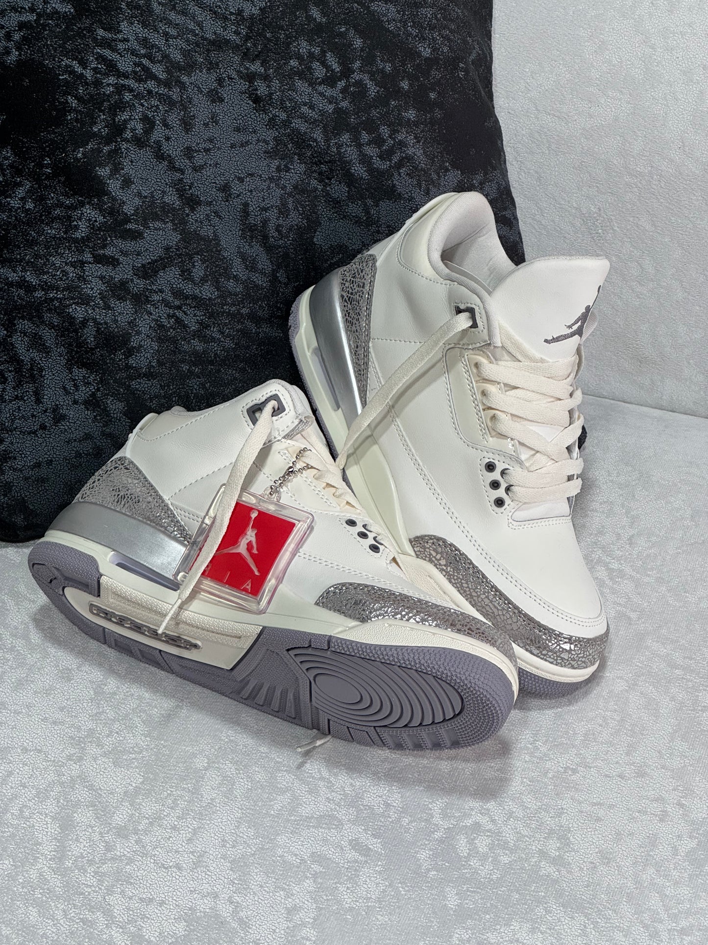 Air Jordan Retro 3 Cement