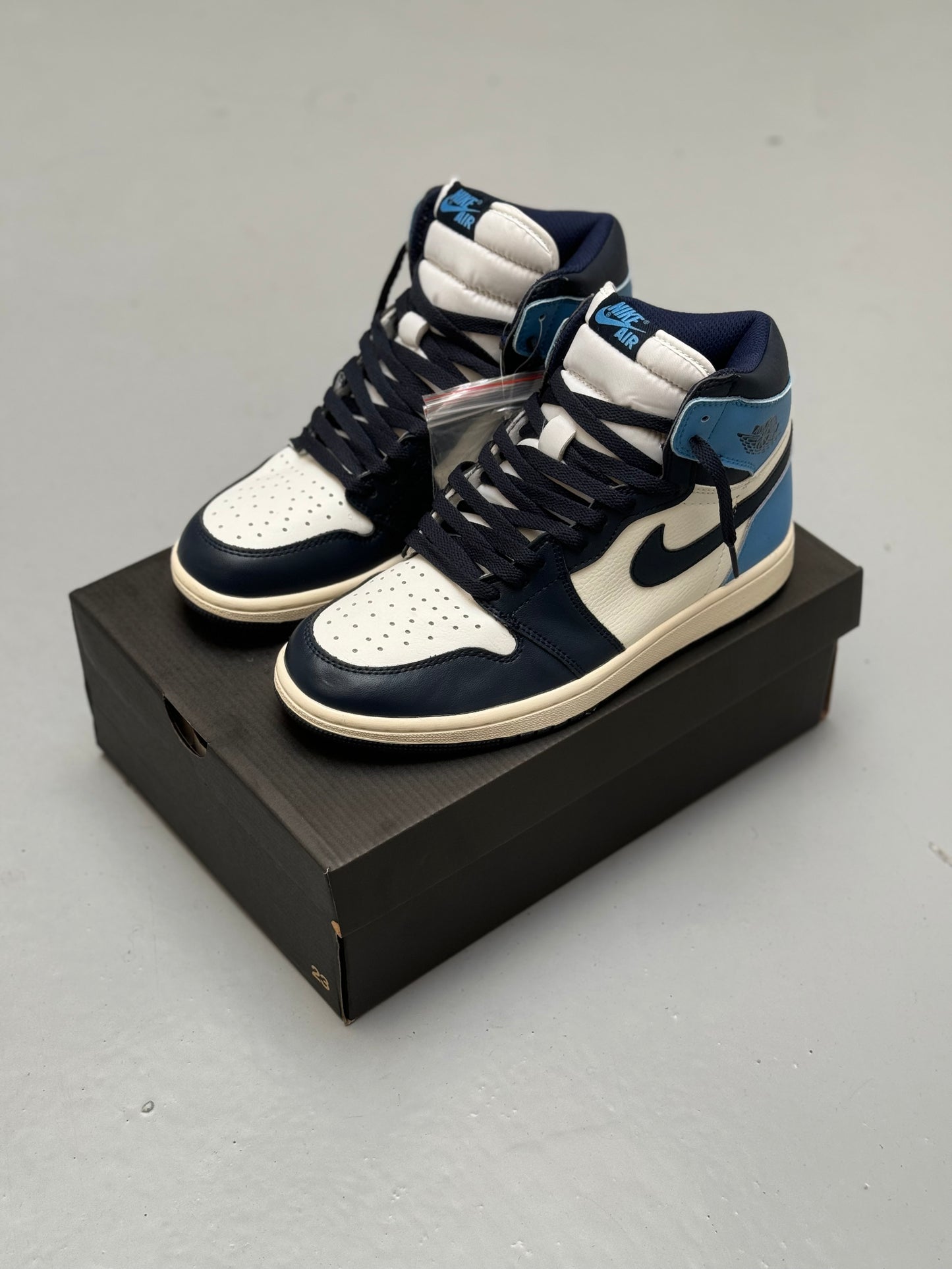 Air Jordan Retro 1 “Obsidian”
