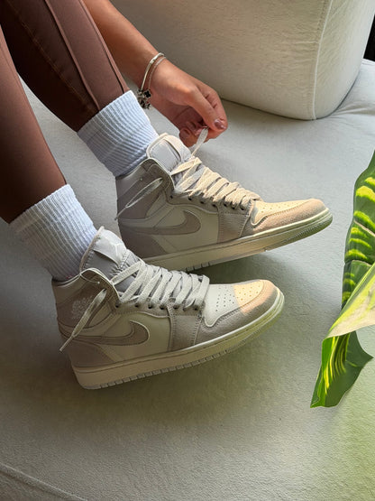 Nike Air Jordan 1 Mid 'Legend Light Brown Khaki Phantom'