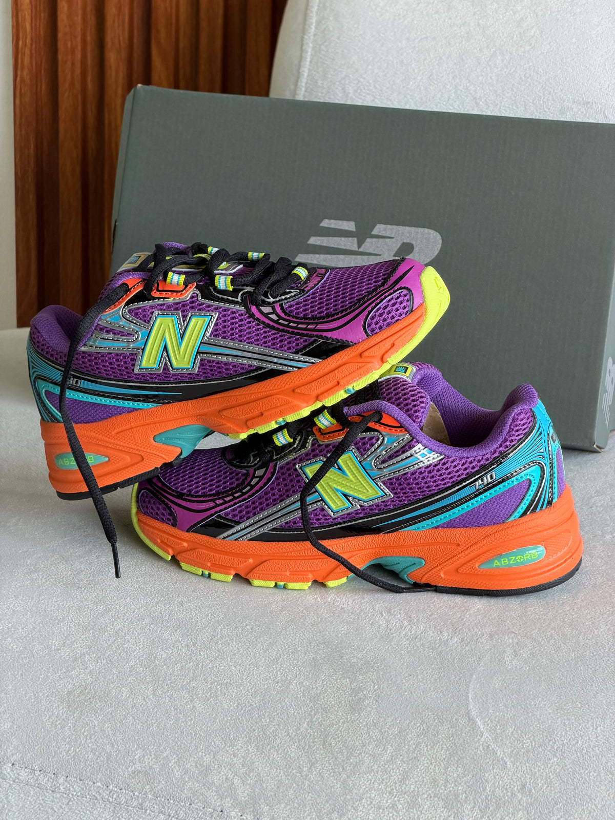 New Balance 740