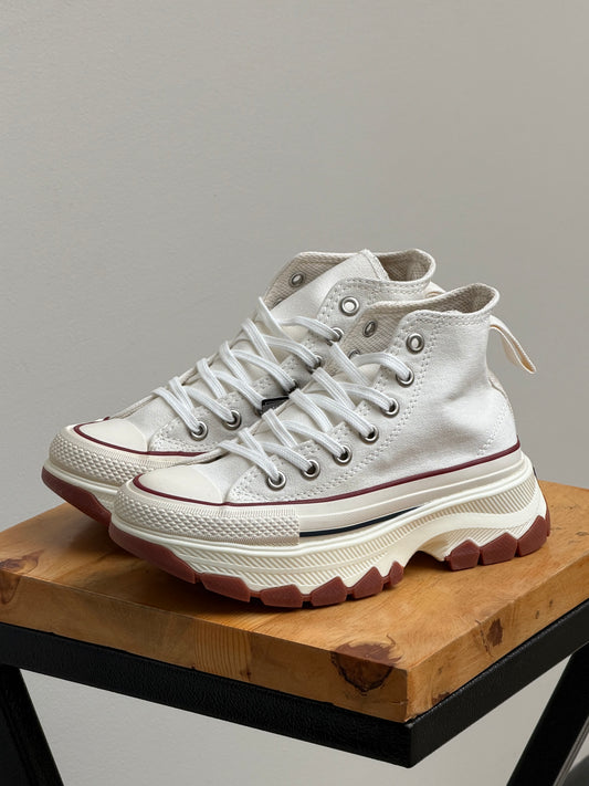 Converse Run Star Hike