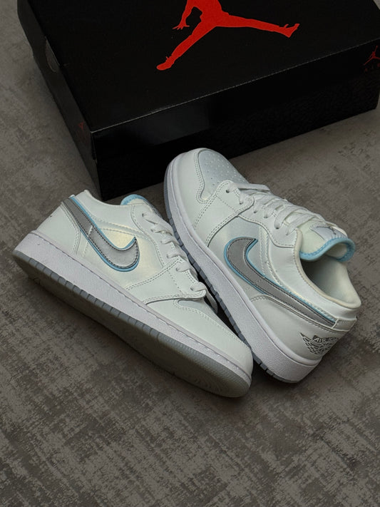 Air Jordan 1 Low Dare to Fly
