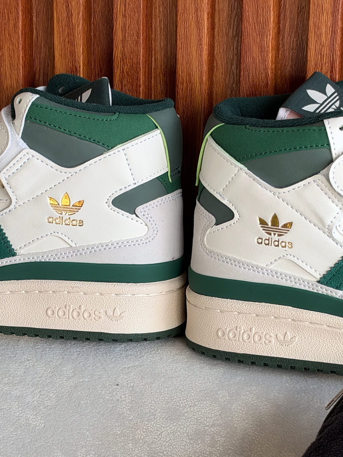 Forum 84 High "Off White / Team Dark Green"
